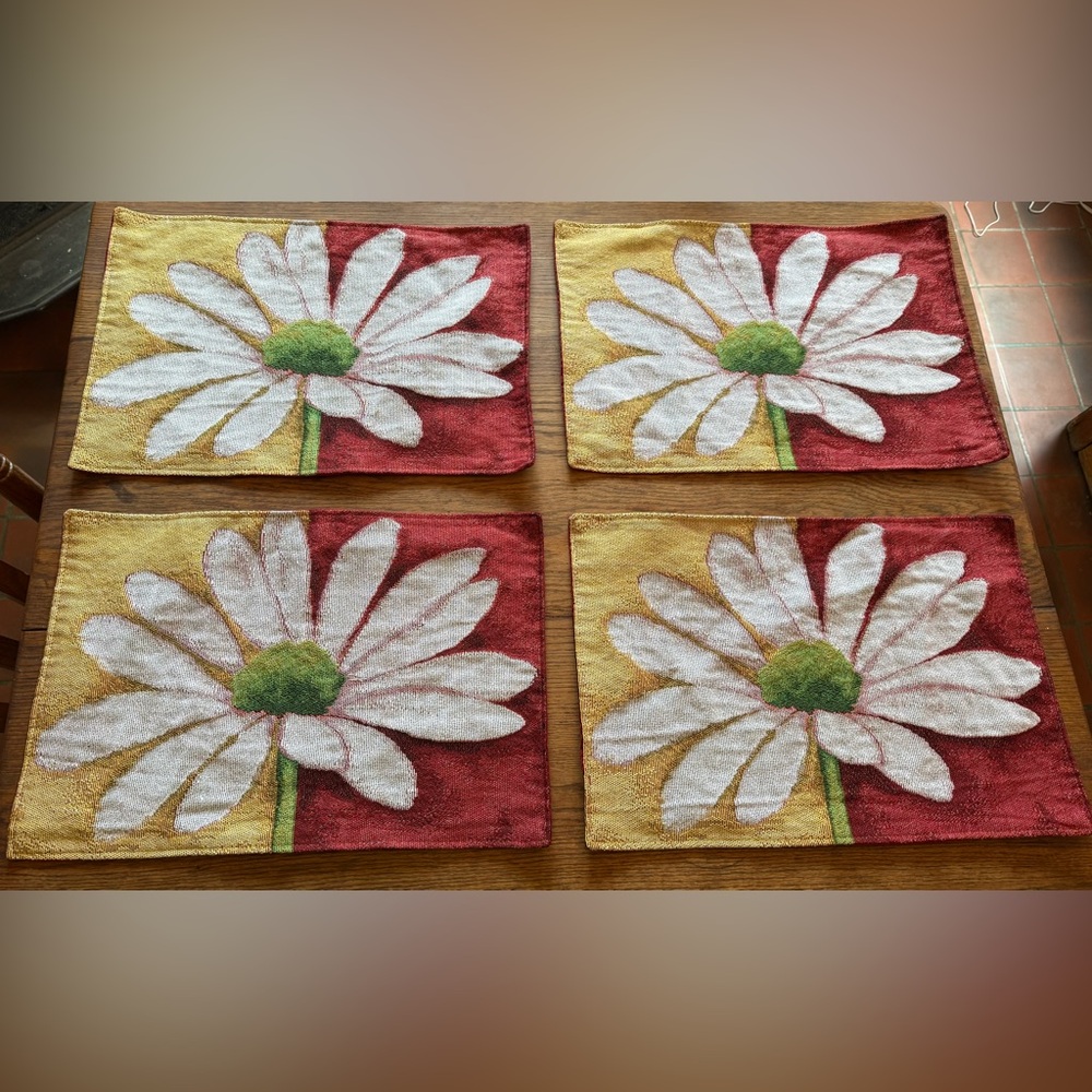 Daisy Placemats with Red and Yellow Background